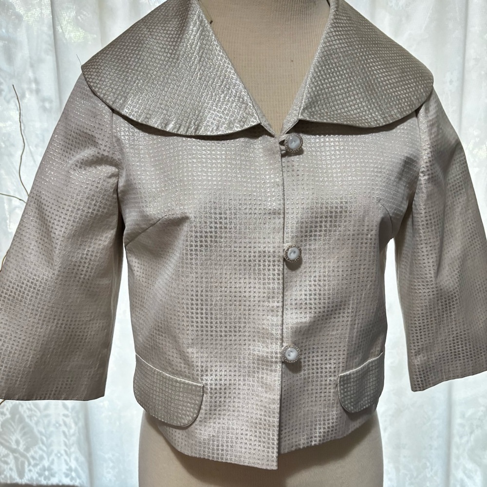 anilee Cropped Jacket 3/4 Sleeves & button front. Silver metallic lamay Size S
